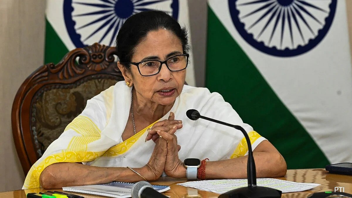 ‘ಪ್ರಜಾಪ್ರಭುತ್ವದ ಕರಾಳ ದಿನ, ತಲೆ ಬಾಗಲ್ಲ, ಯಾರಿಗೂ ಶರಣಾಗಲ್ಲ': ಮಮತಾ ಬ್ಯಾನರ್ಜಿ ಕೆಂಡಾಮಂಡಲ