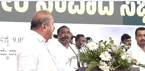 ಶಿವಮೊಗ್ಗ: ವಂದೇ ಮಾತರಂ ಎರಡೇ ಚರಣ ಹಾಡೋದು ಸರೀನಾ?; ಸಿಎಂ ಮುಂದೆಯೇ BJP ಶಾಸಕ ಚನ್ನಬಸಪ್ಪ ಆಕ್ಷೇಪ; Video