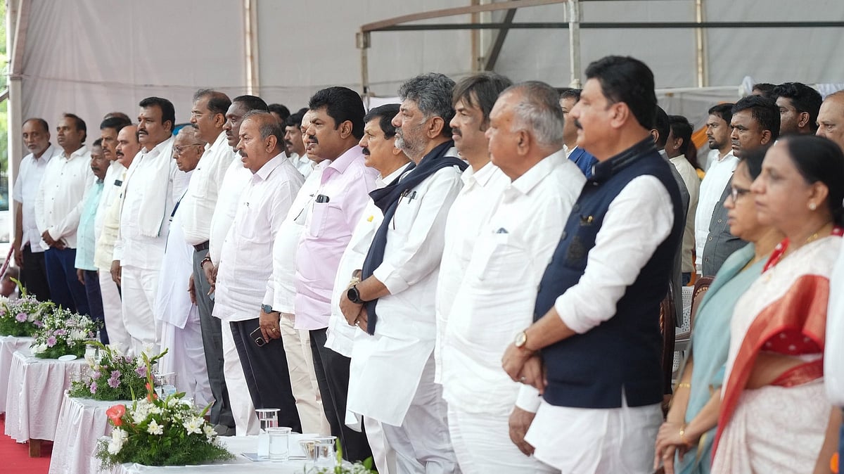 ವಂದೇ ಮಾತರಂ ಜಟಾಪಟಿ: ಎರಡೇ ಚರಣ ಗಾಯನಕ್ಕೆ ಶಾಸಕ ಚನ್ನಬಸಪ್ಪ ಆಕ್ಷೇಪ; ಸಿಎಂ ಶಿವಕುಮಾರ್ ತಿರುಗೇಟು!