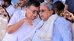 ಮಂಗಳೂರಿನಲ್ಲಿ ಡಿಕೆಶಿ ಸಂಪುಟ ಸಭೆ, ತುಮಕೂರಿನಲ್ಲಿ ಸಿದ್ದರಾಮಯ್ಯ ಡಿನ್ನರ್ ಮೀಟಿಂಗ್: 'ಕೈ' ಪಾಳಯದಲ್ಲಿ ಹೊಸ ತಂತ್ರಗಾರಿಕೆ?