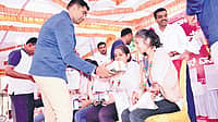 ಹಾಸನದಲ್ಲಿ ಅಕ್ಷರ ಕ್ರಾಂತಿ: ಇಲ್ಲಿ ಪುಸ್ತಕಗಳೇ ನಿಜವಾದ ಆಸ್ತಿ; ಯುವ ಪೀಳಿಗೆಯನ್ನು ಅಕ್ಷರ ಲೋಕಕ್ಕೆ ಸೆಳೆಯುತ್ತಿರುವ ಅಪರೂಪದ ಮಳಿಗೆ..!