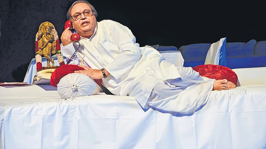 'ಮುಖ್ಯಮಂತ್ರಿ' ರಾಜಕೀಯ ವ್ಯಂಗ್ಯನಾಟಕದ ದೃಶ್ಯ