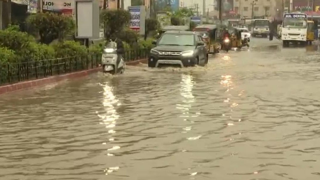 ಕೊನೆಗೂ ವರ್ಷಧಾರೆ, ನಿಟ್ಟುಸಿರು ಬಿಟ್ಟ ರಾಯಲಸೀಮೆ; 43.5 ಮಿ.ಮೀ ಮಳೆ! ಹವಾಮಾನ ಇಲಾಖೆ ಹೇಳಿದ್ದೇನು?