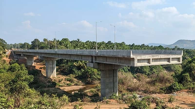 8.7 ಕೋಟಿ ರೂ ಸಾರ್ವಜನಿಕ ಹಣ ನೀರು ಪಾಲು: ಸಂಪರ್ಕ ರಸ್ತೆಯೇ ಇಲ್ಲದೆ ಅನಾಥವಾಗಿ ನಿಂತಿದೆ ಕಾರವಾರ ಹೆದ್ದಾರಿ ಸೇತುವೆ, ಸರ್ಕಾರದ ಯಡವಟ್ಟು ಎತ್ತಿ ತೋರಿಸಿದ CAG..!
