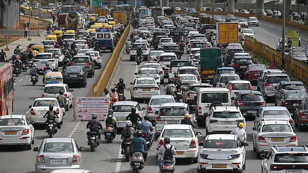 ಬೆಂಗಳೂರು: ಹಾರ್ನ್ ಬಳಕೆ ಸುರಕ್ಷತಾ ಕ್ರಮಕ್ಕಿಂತ ಹೆಚ್ಚಾಗಿ ಈಗ ಅಭ್ಯಾಸವಾಗಿ ಹೋಗಿದೆ! ಸಮೀಕ್ಷೆ