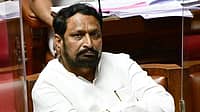 ಖುದ್ದು ವಿಚಾರಣೆಗೆ ಹಾಜರಾಗುವಂತೆ ಸಚಿವ ಲಕ್ಷ್ಮಣ ಸವದಿಗೆ ಕೋರ್ಟ್ ಸಮನ್ಸ್!