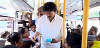 'ವೆಟ್ರಿ ಪಯಣಂ' ಯೋಜನೆಗೆ ಚಾಲನೆ: ಸ್ವತಃ ಬಸ್ ಟಿಕೆಟ್ ಕೊಟ್ಟ ಸಿಎಂ ವಿಜಯ್; Video