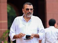 'ಮೊದಲು ನಿಮ್ಮ ಅಮೆರಿಕದಲ್ಲಿ ಕೈಗೆಟುಕುವ ದರದಲ್ಲಿ ಸೇವೆ ಒದಗಿಸಿ': ಒತ್ತಡಕ್ಕೆ ಭಾರತ ಮಣಿಯಲ್ಲ; ಎಲಾನ್ ಮಸ್ಕ್ ವಿರುದ್ಧ ನಿಶಿಕಾಂತ್ ದುಬೆ