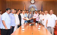 ರಾಜಕೀಯ ಒತ್ತಡಕ್ಕೆ ಮಣಿದು FIR ಹಾಕಬೇಡಿ, ರಾಜ್ಯವ್ಯಾಪಿ ಹೋರಾಟದ ಎಚ್ಚರಿಕೆ: ಪೊಲೀಸ್ ಮಹಾನಿರ್ದೇಶಕರಿಗೆ ಬಿಜೆಪಿ ಮನವಿ; Video
