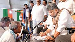 'ರೈತ ಯುವಕರಿಗೆ 35-40 ವರ್ಷ ಆದ್ರೂ ಹೆಣ್ಣು ಸಿಗ್ತಿಲ್ಲ, ಏನಾದ್ರು ಯೋಜನೆ ತನ್ನಿ ಸರ್': ಸಿಎಂ ಮುಂದೆ ಬೇಡಿಕೆ ಇಟ್ಟ ವ್ಯಕ್ತಿ!