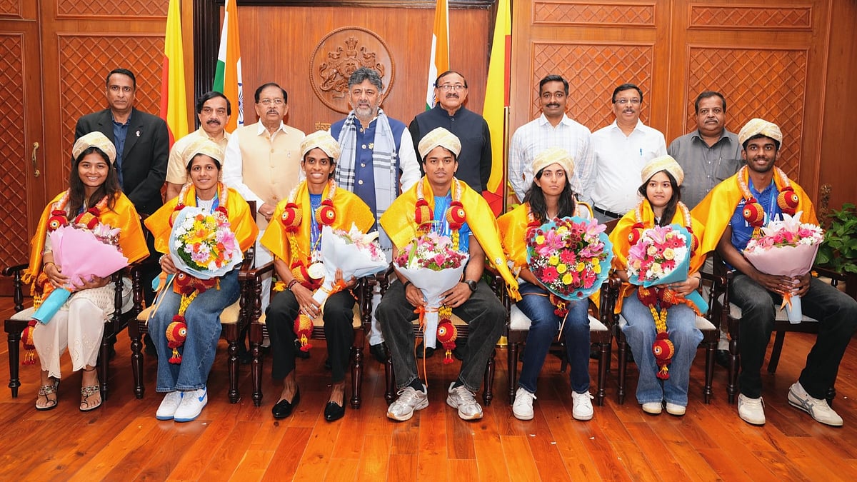 ಏಷ್ಯನ್ ಗೇಮ್ಸ್ ವಿಜೇತರಿಗೆ ಸಿಎಂ ಅಭಿನಂದನೆ; ಚಿನ್ನದ ಪದಕ ವಿಜೇತರಿಗೆ 1 ಕೋಟಿ ನಗದು,ಗ್ರೂಪ್-ಬಿ ಹುದ್ದೆಗಳಿಗೆ ನೇರ ನೇಮಕಾತಿ!
