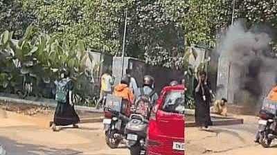 ಬೆಂಗಳೂರು: ಅಮೆಜಾನ್ ಕಚೇರಿ ಹೊರಗೆ ಟ್ರಾನ್ಸ್ಫಾರ್ಮರ್ ಸ್ಫೋಟ; ಪಾದಚಾರಿಗೆ ಗಾಯ; Video Viral