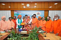 ವೀರಶೈವ-ಲಿಂಗಾಯತ ಬೇರೆ ಮಾಡಲು ಹೋದಾಗ ಮಠಾಧೀಶರ ಕ್ಷಮೆ ಕೇಳಿದ್ದೆ: ನಾವು ಸೂಜಿಯಂತೆ ಹೊಲಿಯುವವರೇ ಹೊರತು ಕತ್ತರಿಯಲ್ಲ ಎಂದ ಸಿಎಂ ಡಿಕೆಶಿ