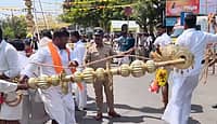 Mysuru Dasara: ನಂದಿ ಧ್ವಜ ಹಿಡಿದು ಕುಣಿಯುವಾಗ ಮುರಿದುಬಿದ್ದ ಕಂಬ.. ತಪ್ಪಿದ ಅನಾಹುತ