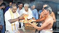 ಬರದಿಂದ ರೈತರು ಕಂಗಾಲಾಗಿದ್ದರೂ ಸಿಎಂ ಡಿಕೆಶಿಗೆ ಮಾತ್ರ ಸ್ಟಿಂಗ್ ಆಪರೇಷನ್'ನದ್ದೇ ಚಿಂತೆ: HDK ವ್ಯಂಗ್ಯ