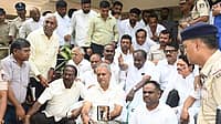 ಪೊಲೀಸ್ ಕಮಿಷನರ್ ಕಚೇರಿ ಮುಂದೆ HDK ಧರಣಿ: ಸ್ಟಿಂಗ್‌ ರೂವಾರಿಯ ಬಂಧನಕ್ಕೆ ಆಗ್ರಹ; ಎರಡು ದಿನಗಳ ಡೆಡ್‌ಲೈನ್‌!