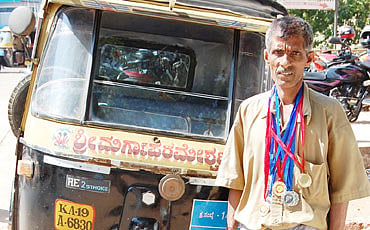ಆಟೋಟ ತಾರೆ