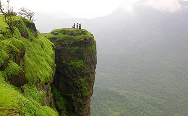 ನರಹರಿ ಏರಿ