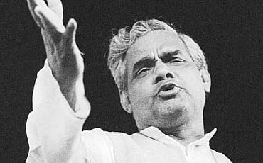 'ಭಾರತ ರತ್ನ' ಪಡೆಯುವ ಅರ್ಹತೆ ಅಟಲ್‌ಗಿಲ್ಲವೇ?