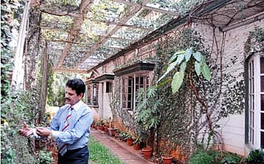ವೆಟ್ ಹೌಸ್