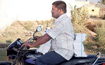 ಬುಕ್ @ ಬೈಕ್