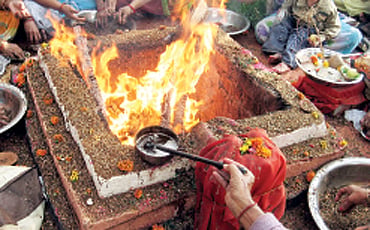ರೋಗ ನಿವಾರಣೆಗೆ ಹೋಮ, ಹವನ