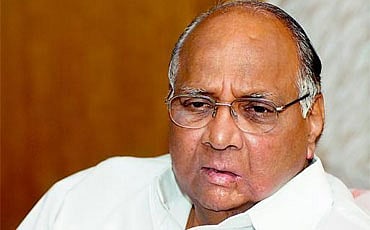 ಇರಲಾರದೆ ಕೈಸುಟ್ಟುಕೊಂಡ ಪವಾರ್!