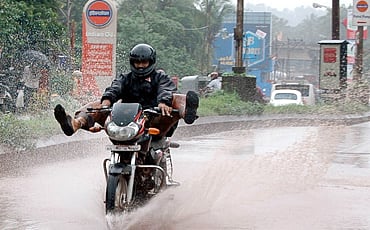 ಮಳೆಗಾಲ ಬಂದು ಬಾಗಿಲು ತಟ್ಟಿತು!