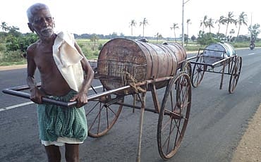 ಅರ್ಧ ಶತಕದಿಂದ ಸೀಮೆಣ್ಣೆ ಗಾಡಿ ಎಳೆವ ಕಾಯಕ