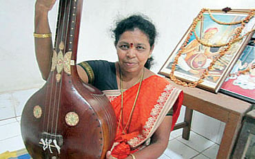 ಸುಮಧುರ ಶ್ಯಾಮಲಾ