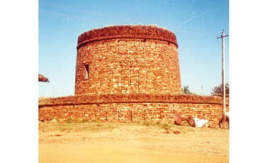 ಹೊನ್ನೆಲೆಗಳ ಹೊನ್ನಾಳಿ