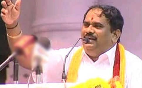 ಉಮೇಶ ಕತ್ತಿ ಗಡಿಪಾರು ಮಾಡಿ: ನಾರಾಯಣಗೌಡ