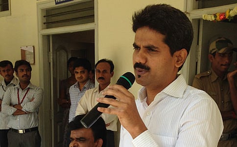 ಕೋಲಾರ ಜಿಲ್ಲಾಧಿಕಾರಿ ವರ್ಗ- ಬಂದ್‌ಗೆ ಉತ್ತಮ ಪ್ರತಿಕ್ರಿಯೆ