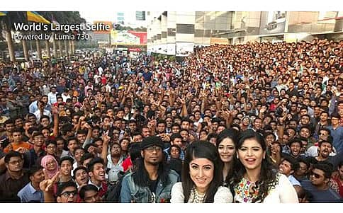ಬಾಂಗ್ಲಾ ಜನರು ಕ್ಲಿಕ್ಕಿಸಿದ್ರು ಜಗತ್ತಿನ ಅತೀ ದೊಡ್ಡ ಸೆಲ್ಫಿ