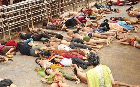 ಕುಕ್ಕೆಸುಬ್ರಹ್ಮಣ್ಯದಲ್ಲಿ ಮಡೆಸ್ನಾನ ನಿರಾತಂಕ