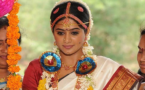 ಶೀಘ್ರದಲ್ಲೇ ಹಸೆಮಣೆ ಏರಲಿದ್ದಾರಾ ಪ್ರಿಯಾಮಣಿ?