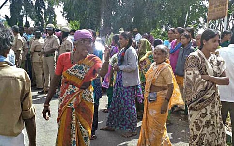 ರೈತರ ತಾಳ್ಮೆ ಪರೀಕ್ಷೆ ಮಾಡಬೇಡಿ