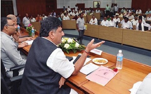 ಕರೆಂಟ್ ಸಮಸ್ಯೆ: ಪ್ರತಿ ಗುರುವಾರ ಬನ್ನಿ