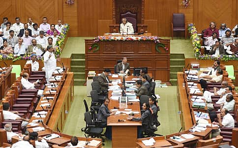 ಉಭಯ ಸದನಗಳ ಕಲಾಪ ಅನಿರ್ದಿಷ್ಟಾವಧಿಗೆ ಮುಂದೂಡಿಕೆ