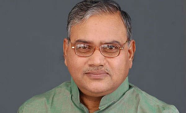 <b>ಭೀಮ್ ಸಿಂಗ್ಬಿಹಾರದ ಮಾಜಿ ಸಚಿವ, ಜೆಡಿಯು ಮುಖಂಡ</b>'ಪೊಲೀಸರು ಮತ್ತು ಯೋಧರು ದೇಶಕ್ಕಾಗಿ ಪ್ರಾಣ ತ್ಯಾಗ ಮಾಡಲೆಂದೇ ಸೇವೆಗೆ ಸೇರುತ್ತಾರೆ.'