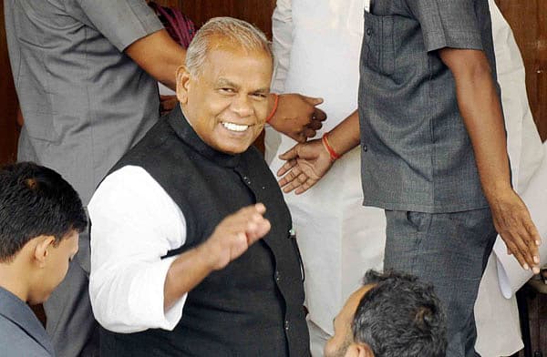 <b>ಜೀತನ್ ರಾಮ್ ಮಾಂಝಿಬಿಹಾರ ಮುಖ್ಯಮಂತ್ರಿ, ಜೆಡಿಯು ಮುಖಂಡ</b>'ಬಡ ಜನರ ಜೀವದ ಜೊತೆ ಯಾರಾದರೂ ಆಟವಾಡಿದರೆ ಅಂತಹವರ ಕೈ ಕಡಿದು ಹಾಕುತ್ತೇನೆ.'