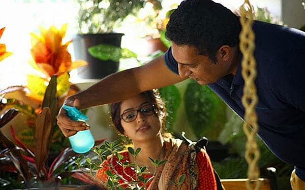 'ನಾನು ನನ್ನ ಕನಸು' ನಿರ್ದೇಶಿಸಿ, ಅದರ ಯಶಸ್ಸಿನ ಸ್ಫೂರ್ತಿಯಿಂದ ಪ್ರಕಾಶ್ ರಾಜ್  ನಿರ್ದೇಶಿಸಿದ 'ಒಗ್ಗರಣೆ'ಯ ಘಾಟು ಕನ್ನಡದ ಪ್ರೇಕ್ಷಕರಿಗೆ ಅಷ್ಟೇನೂ ಹಿಡಿಸಲಿಲ್ಲ. ಪ್ರಕಾಶ್ ರಾಜ್, ಸ್ನೇಹಾ, ಸಂಯುಕ್ತ ಹೊರನಾಡು ಇವರೆಲ್ಲಾ ಮುಖ್ಯ ಭೂಮಿಕೆಯಲ್ಲಿದ್ದ ಈ ಸಿನೆಮಾ ತೆಲಗು ಮತ್ತು ತಮಿಳು ಭಾಷೆಗಳಲ್ಲೂ ಚಿತ್ರೀಕರಣಗೊಂಡ