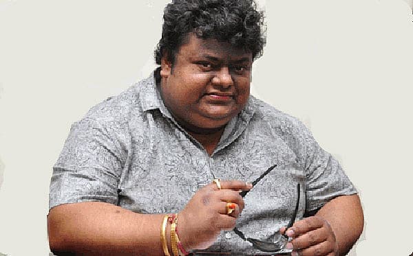 ತೆಲುಗು ಚಿತ್ರರಂಗದ ಹೆಸರಾಂತ ನಿರ್ಮಾಪಕ ಹಾಗೂ ಸಂಗೀತ ನಿರ್ದೇಶಕ ಚಕ್ರಿ ಅವರಿಗೆ ಡಿ.15 ರಂದು ಉಂಟಾದ ಹೃದಯಾಘಾತದಿಂದಾಗಿ ಸಾವನ್ನಪ್ಪಿದ್ದರು. ಅವರಿಗೆ 40 ವರ್ಷ ವಯಸ್ಸಾಗಿತ್ತು.