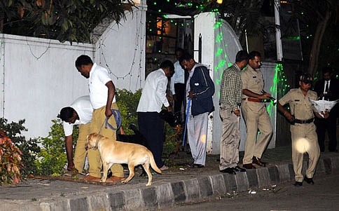 ಬೆಂಗಳೂರು ಸ್ಫೋಟ: ಸಿಮಿ ಕೈವಾಡ ಶಂಕೆ, ಎನ್ಐಎ ತನಿಖೆ