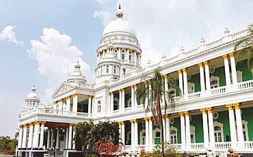 ಅರಮನೆ ಸುತ್ತ ಕ್ಯಾಮೆರಾ