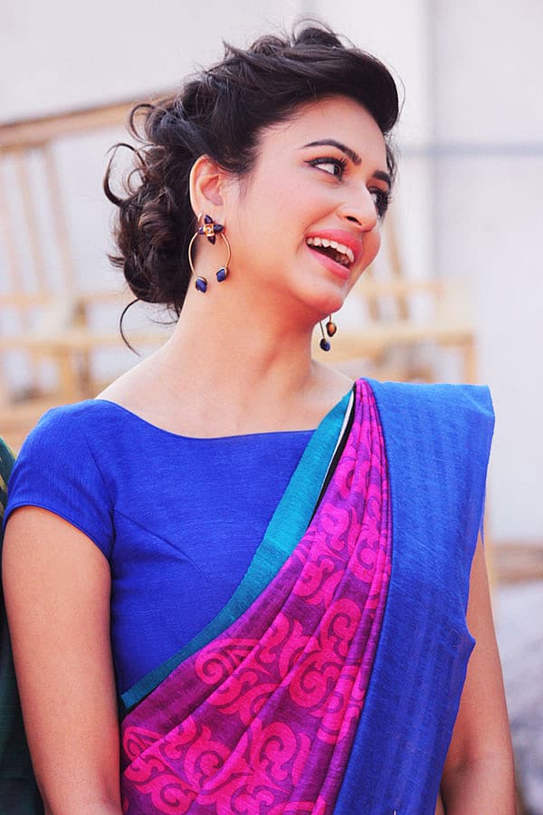 'ಬೆಳದಿಂಗಳ ಬಾಲೆ'-ಕೃತಿ ಕರಬಂದ
