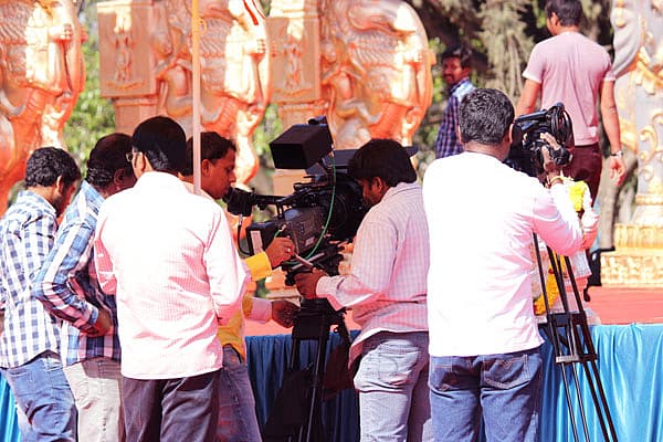 ಲೈಟ್ ಕ್ಯಾಮರಾ ಆಕ್ಷನ್!