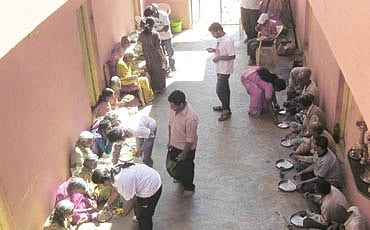 ಅವರಿಗೀಗ ವೃದ್ಧಾಶ್ರಮವೇ ವಾಸಿ!
