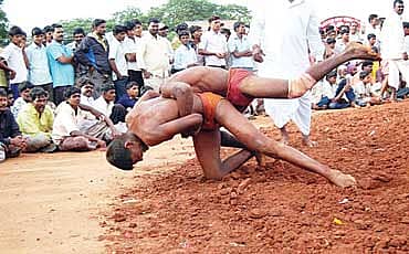 ಬಿಸಿಲ ಕುಸ್ತಿ