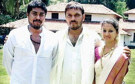 ಅಂತಃಪಟದ ಆಚೀಚೆ